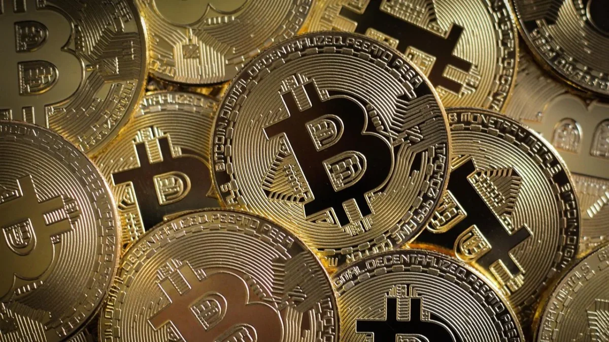 La criptomoneda del Bitcoin se desplomó hasta casi el 5% este domingo 30 de noviembre y genera alarma entre los mercados.