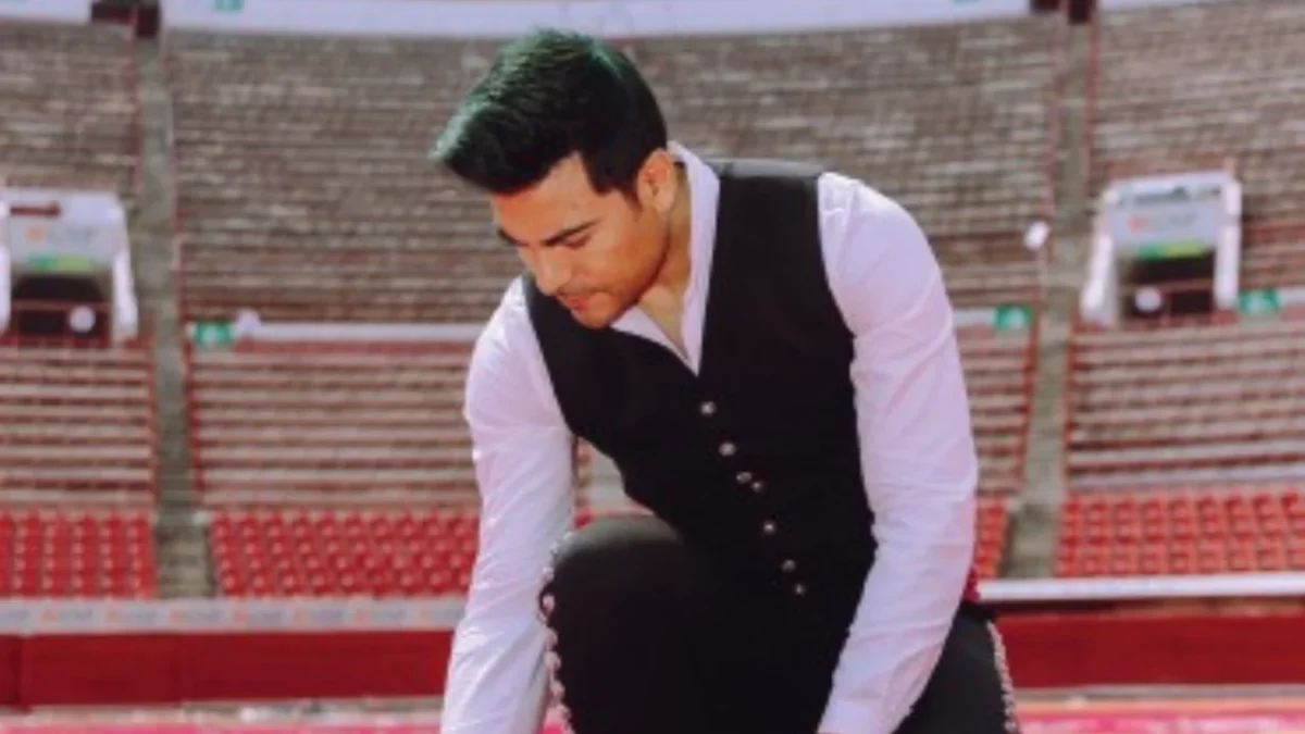 Carlos Rivera aprovechó la maestría de sus paisanos para darle mayor lucimiento al anuncio de su concierto en la Plaza de Toros 'La México'.