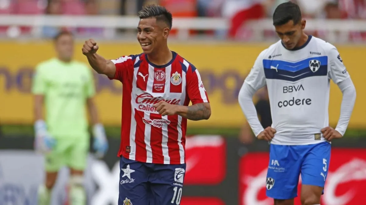Este sábado Chivas sumó su séptimo triunfo en los últimos ocho partidos luego de ganarle con un marcador de 4-2 a los Rayados de Monterrey. 