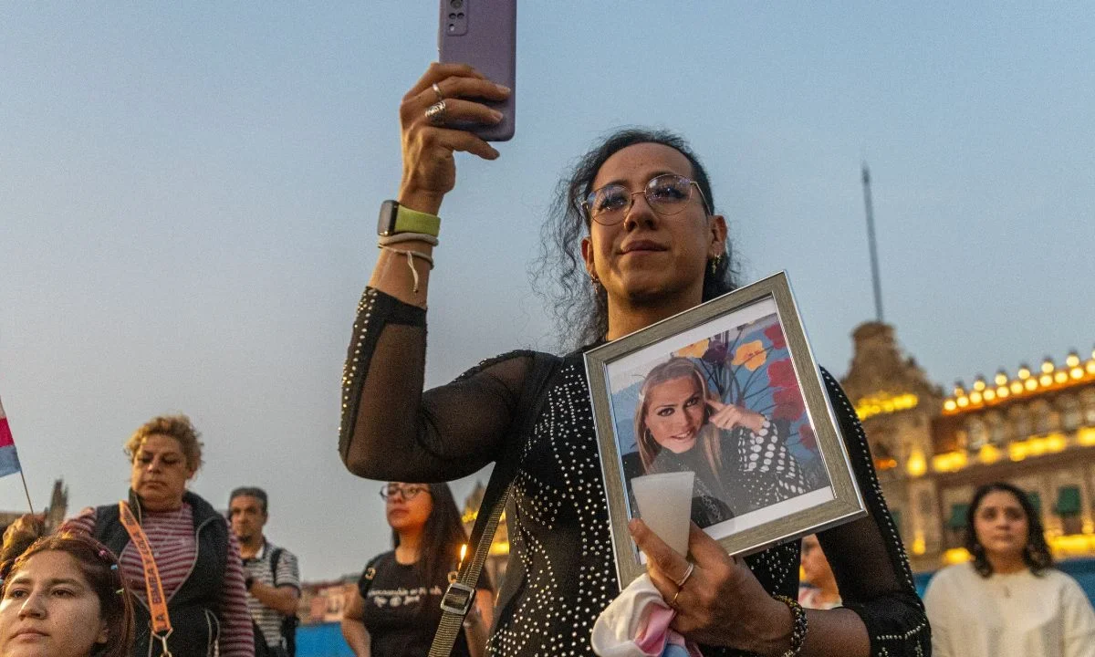 Colectivos marchan por Día Local de la Memoria Trans