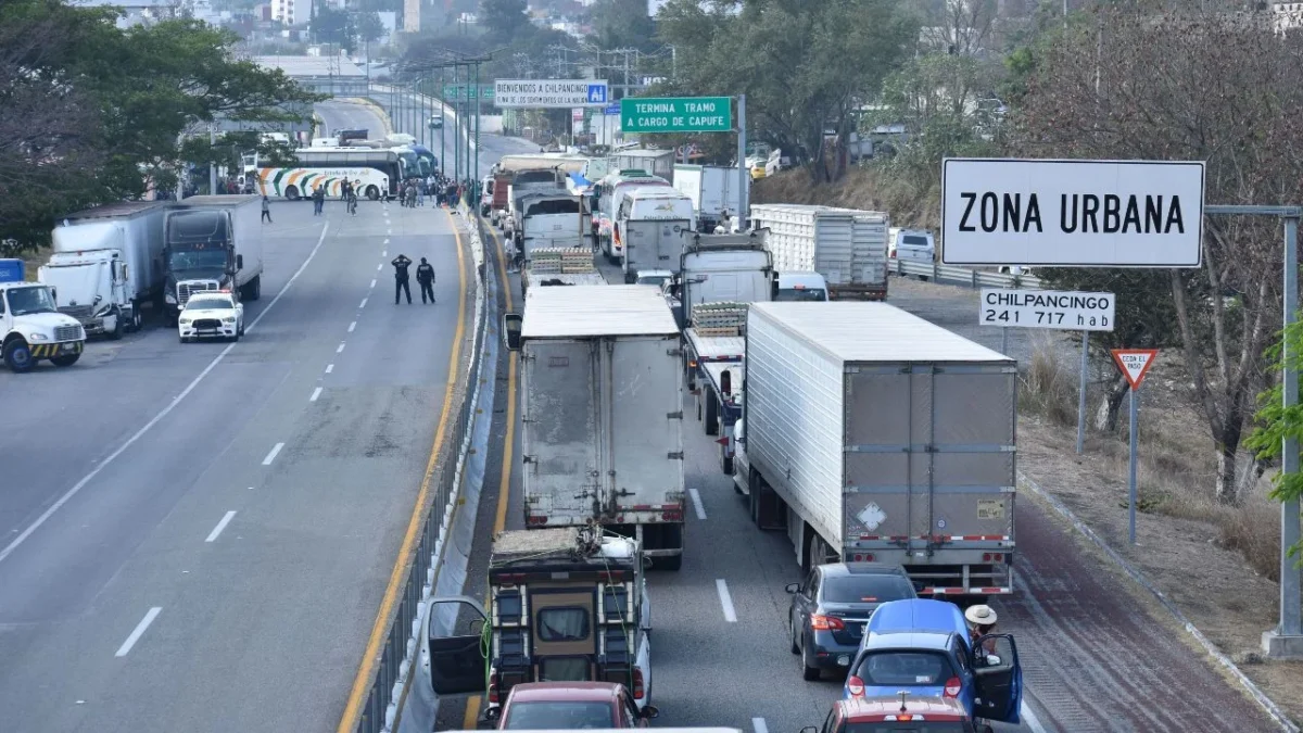 La Concanaco señaló que hay 29 cierres carreteros en 17 estados y calcula pérdidas hasta por 6 mil millones de pesos entre el 19 y el 26 de noviembre