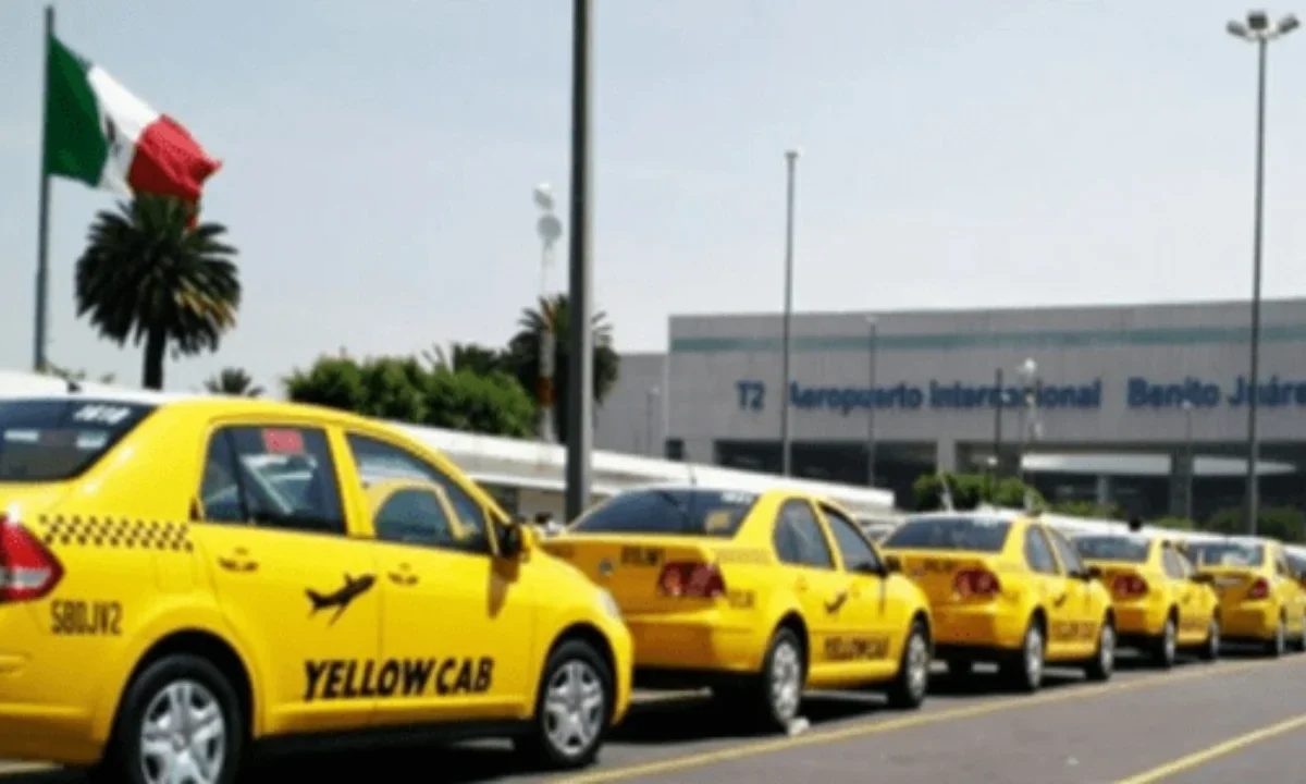 Taxis autorizados del AICM se preparan con personal bilingüe y protocolos de seguridad para recibir a turistas del Mundial 2026.