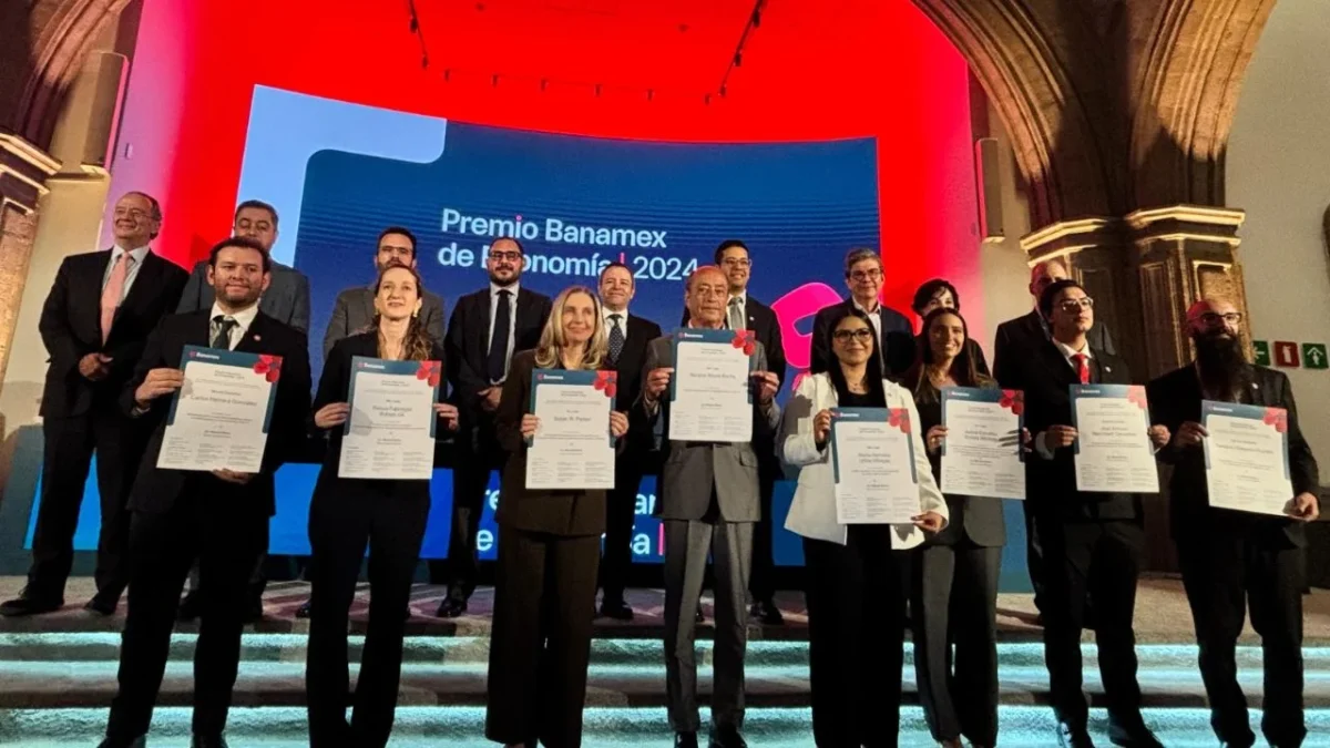 Banamex entregó su Premio de Economía 2024.