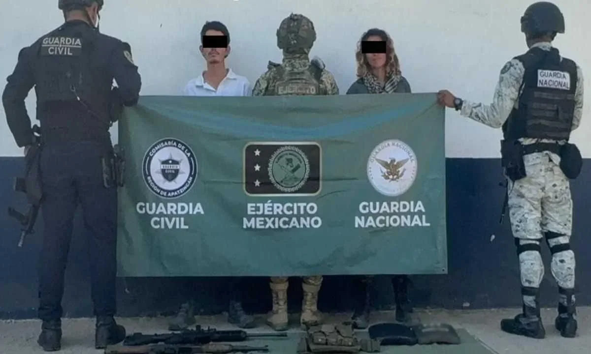 Como parte del "Plan Michoacán", fuerzas del orden detienen a 5 personas, además de asegurar armas y drogas.