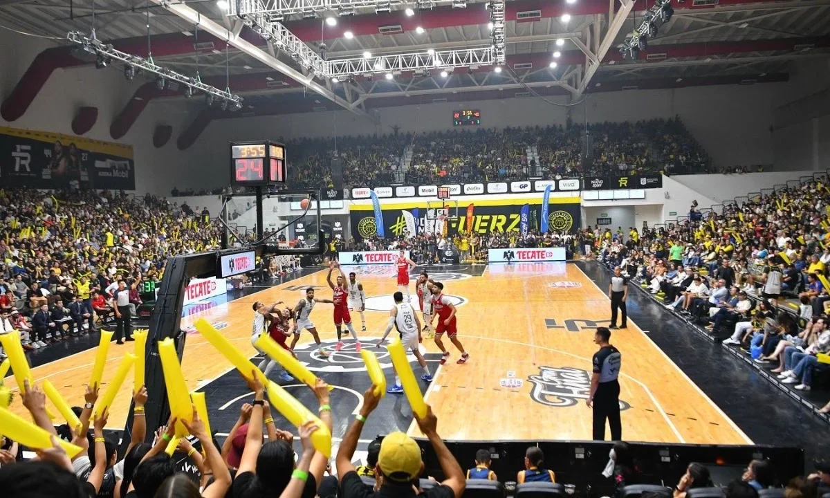 Diablos Rojos Basquetbol jugaron un duelo intenso en Monterrey, para firmar una victoria de 90-75 sobre Fuerza Regia, en el Juego 4.
