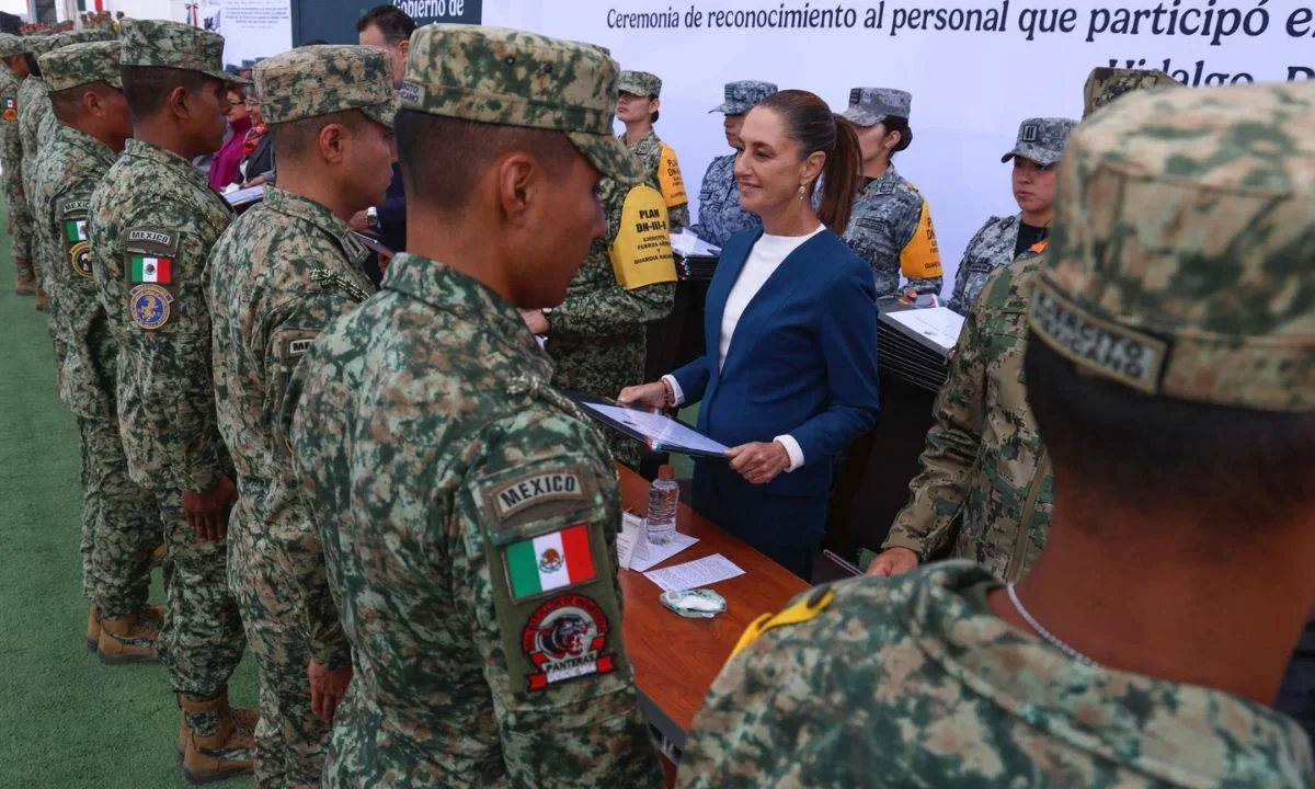 Acto. Al señalar las acciones que se realizaron a favor de la población afectada por las lluvias, la presidenta Sheinbaum destacó que este homenaje representa "la gratitud de la nación entera”