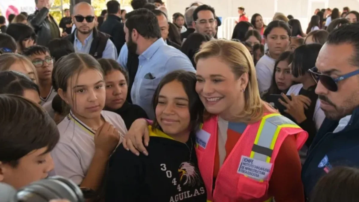La gobernadora de Chihuahua, Maru Campos, arrancó el Programa Juntos Construimos, el cual beneficiará a 13 mil 989 estudiantes.