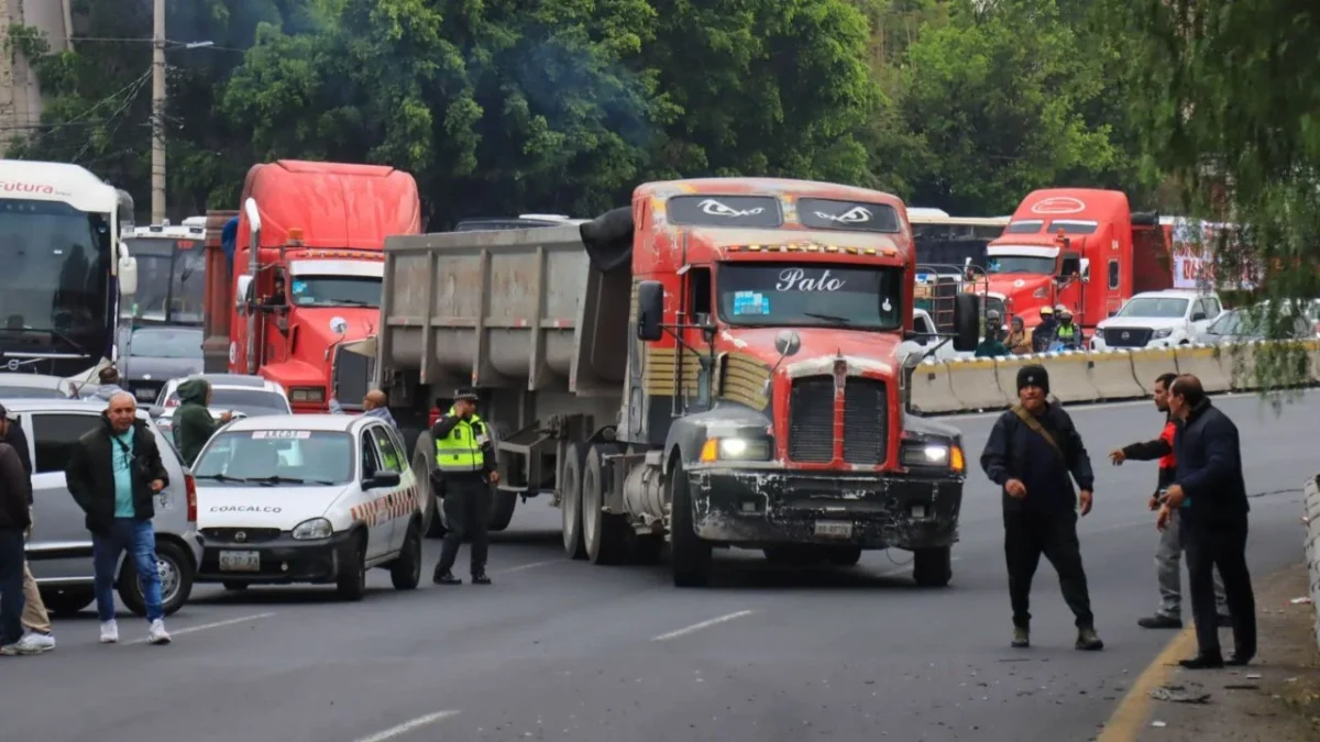 Este lunes 24 de noviembre se tiene previsto un megabloqueo de transportistas, entérate aquí las vialidades de CDMX y Edomex afectadas.