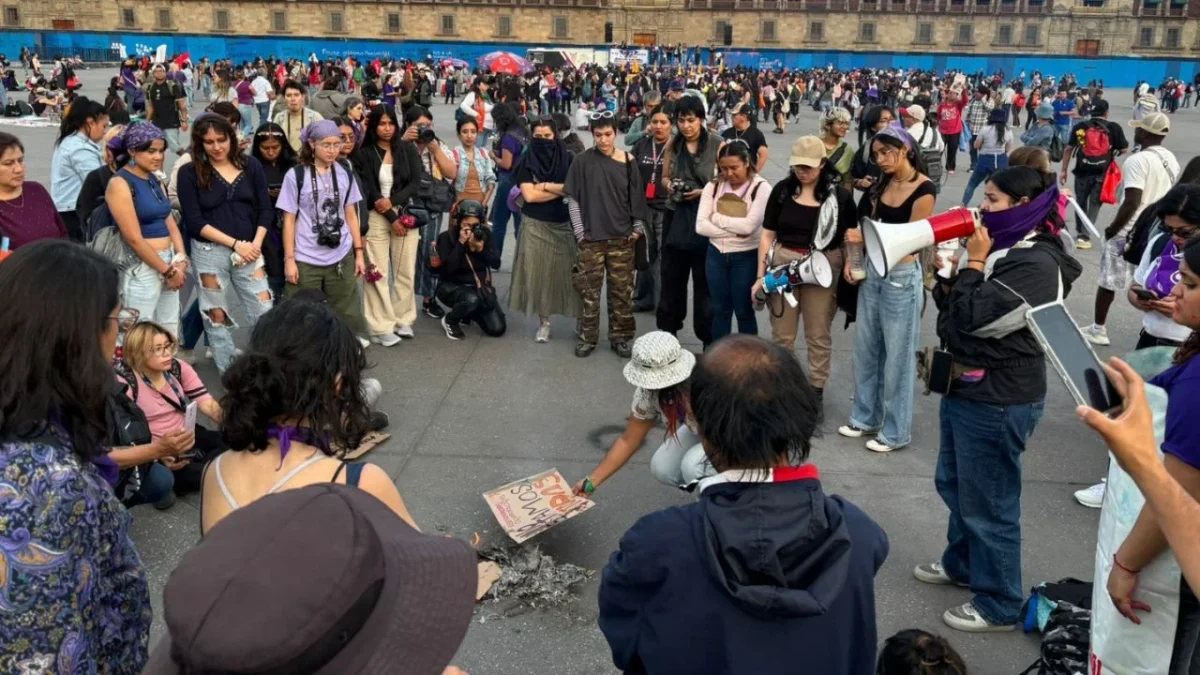 En el marco del Día Contra la Violencia Femenina, mujeres realizan marcha este 25 de noviembre rumbo al Zócalo capitalino.