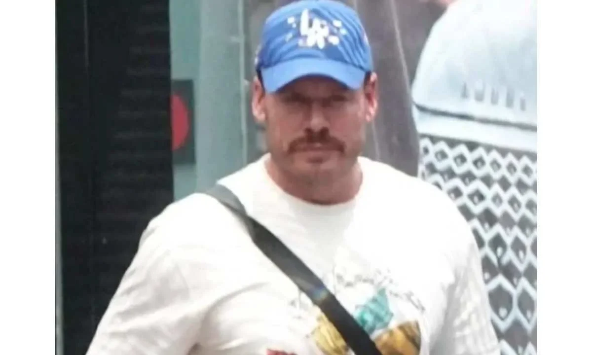 Ryan James Wedding, exatleta olímpico canadiense, está señalado de encabezar una red criminal vinculada al Cártel de Sinaloa.