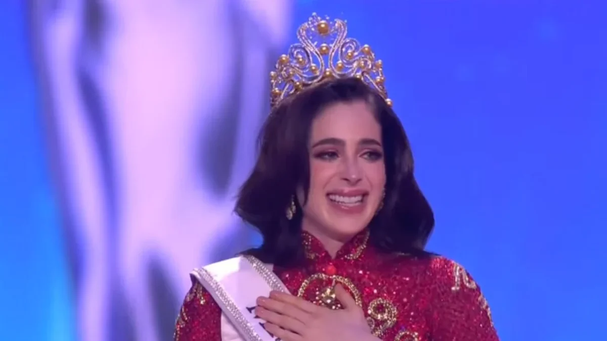La mexicana Fátima Bosch, nacida en Tabasco se coronó esta noche como la nueva Miss Universo 2025. 
