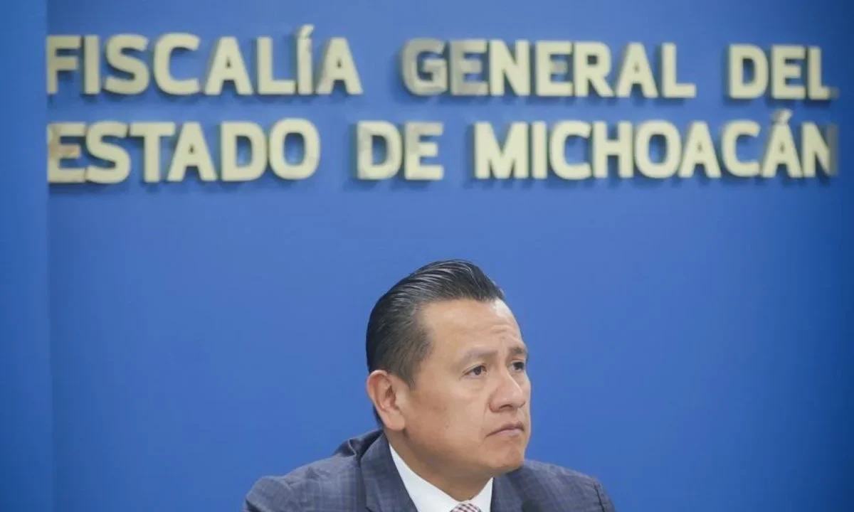 La Fiscalía confirmó que se trata del coronel José Manuel Jiménez, quien escapó durante la detención de los 6 escoltas de Carlos Manzo.