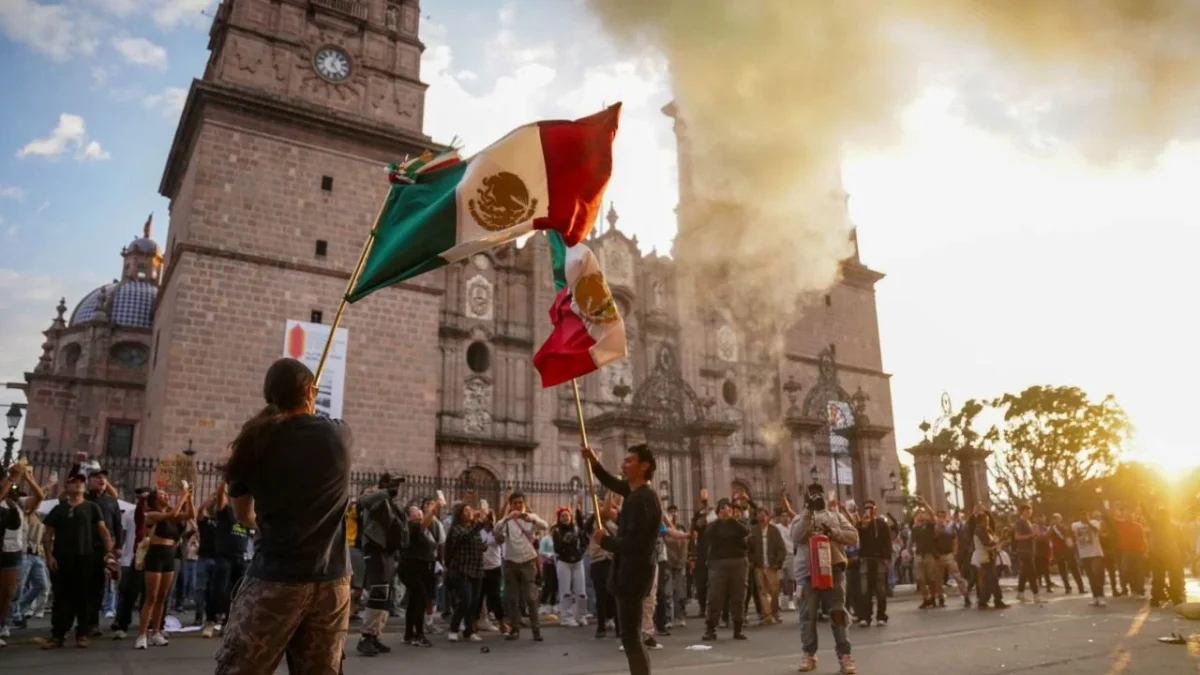 La Fiscalía General de Michoacán (FGE) informó que fueron liberados siete de los nueve detenidos por las protestas en el Centro de Morelia.