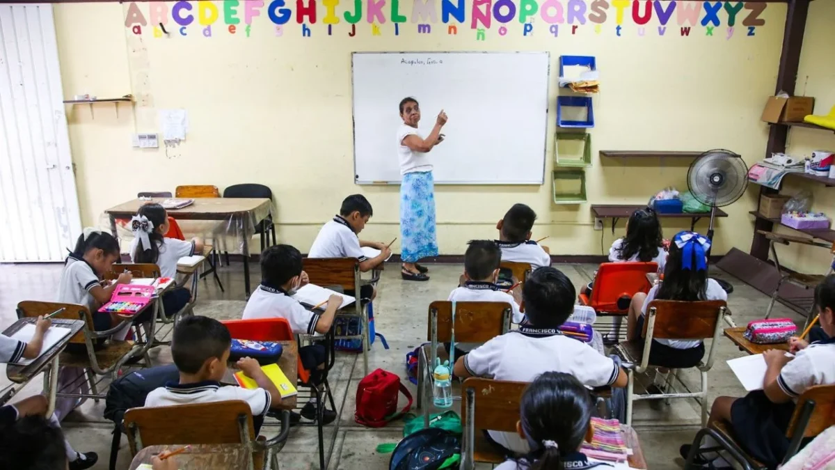 Frente Nacional por la Familia señala que el material en escuelas del país impone una ideología de sexualidad infantil y no un acto educativo.