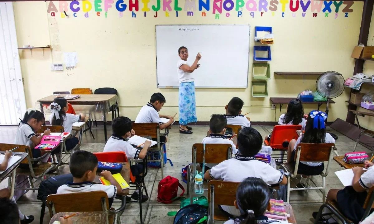 Frente Nacional por la Familia señala que el material en escuelas del país impone una ideología de sexualidad infantil y no un acto educativo.