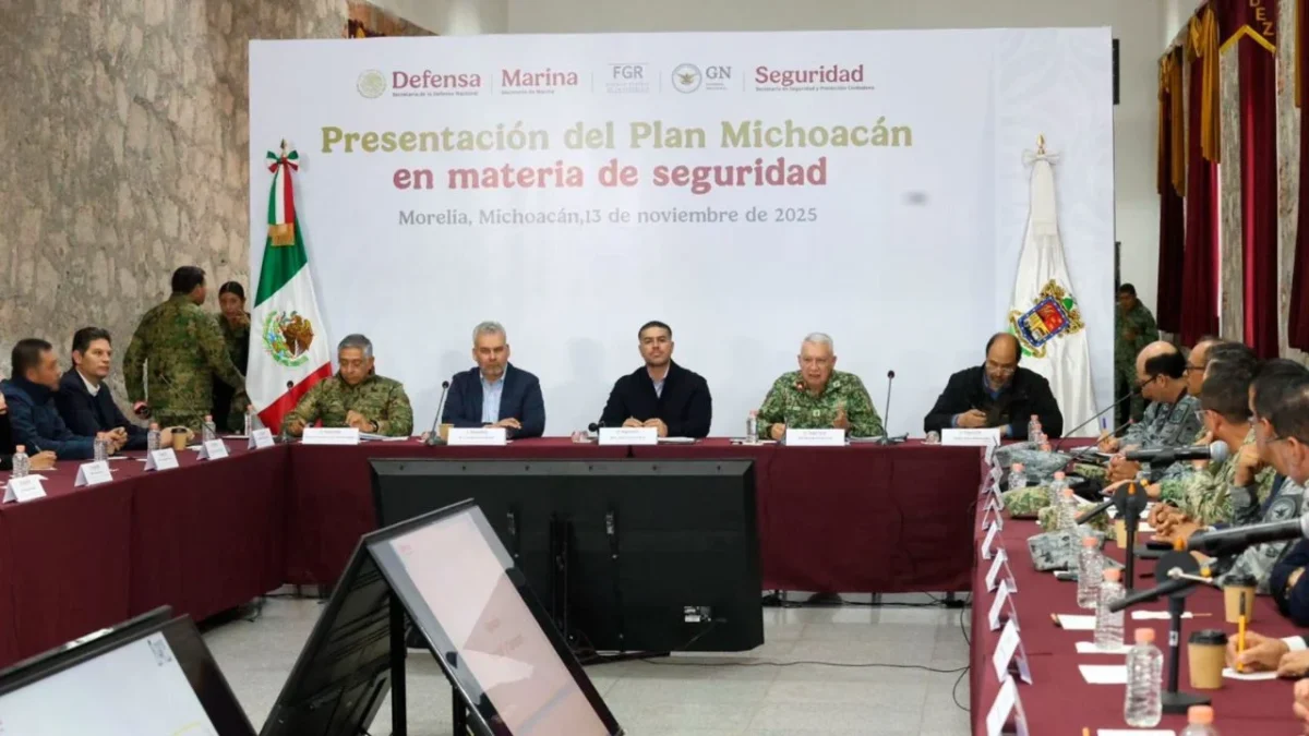 El Gabinete de Seguridad se reunió con el gobernador de Michoacán, alcalde y empresarios para revisar el avance de la Operación Paricutín.