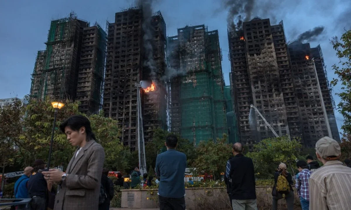 Incendio en complejo residencial de Hong Kong