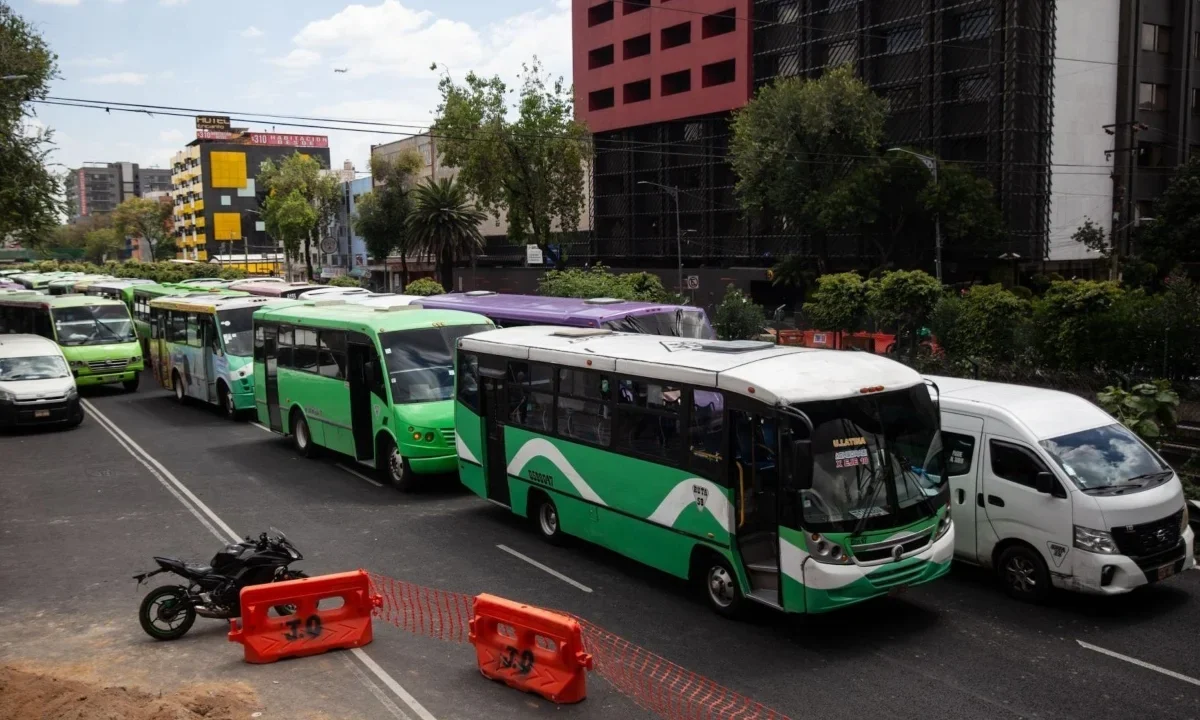 César Cravioto afirma que el alza a la tarifa en transporte en CDMX responde a presiones externas y cuidado al usuario.