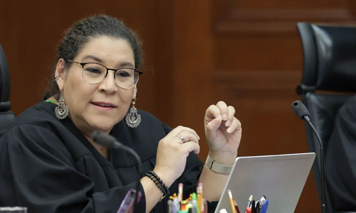 La ministra Lenia Batres matizó su propuesta de someter a revisión sentencias firmes y señaló que no sería una aplicación general.