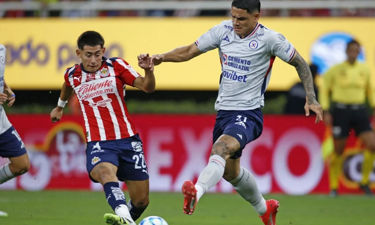 Chivas vs Cruz Azul, Estadio Akron