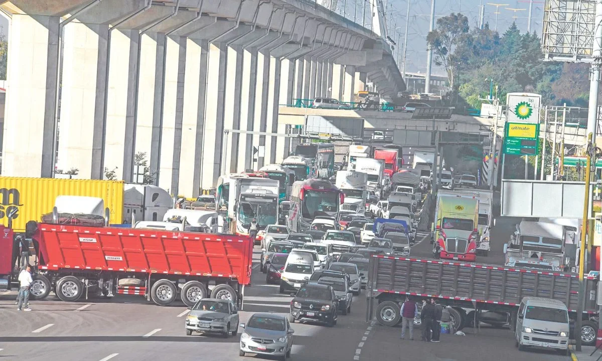Megabloqueo de campesinos y transportistas