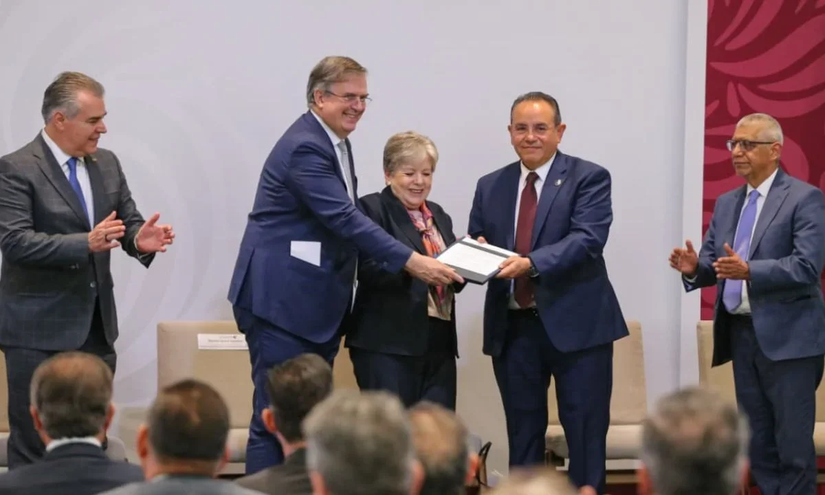 México prohíbe importación de vehículos de carga pesados y que la tecnología de sus motores rebase los 10 años de antigüedad.