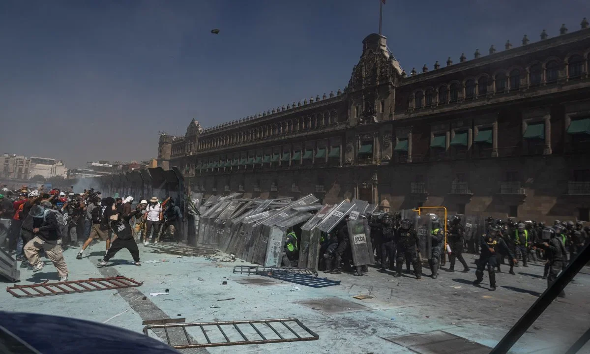 La Marcha de la Generación Z dejó varios detenidos, algunos acusados por robo, resistencia de particulares y tentativa de homicidio.
