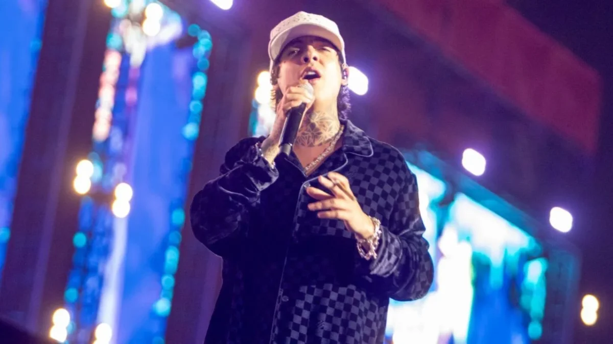 Durante su participación en el Flow Fest, Natanael Cano interpretó narcocorridos como 'Cuerno Azulado', así fue la polémica presentación.