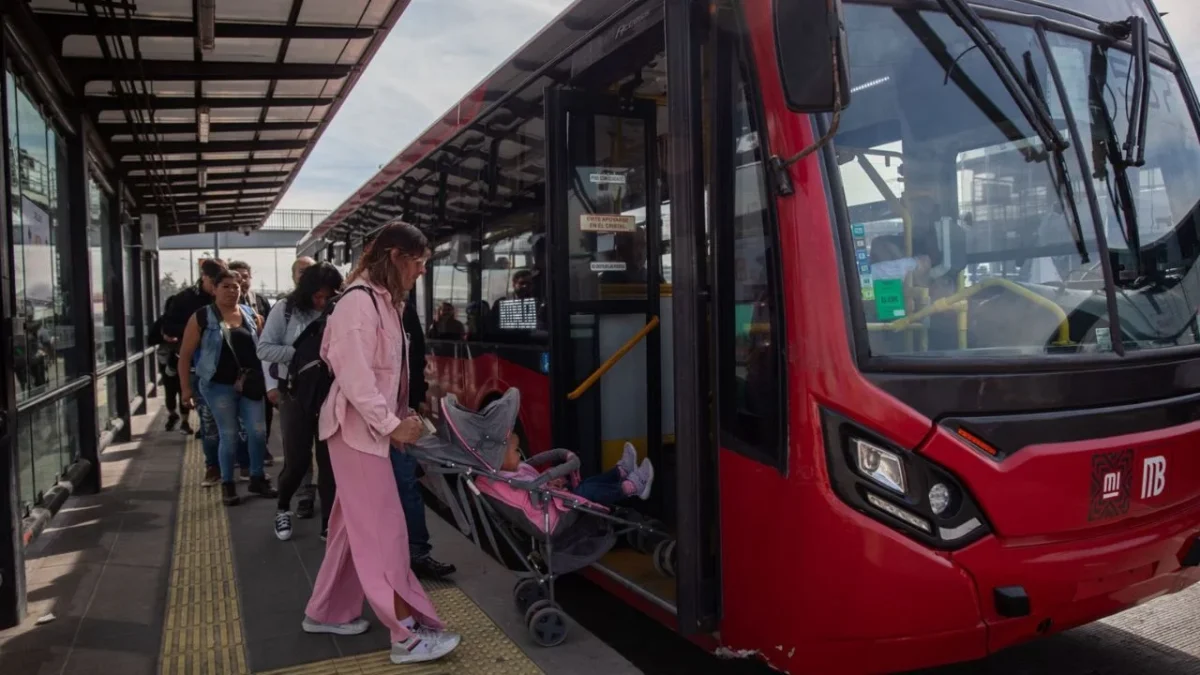 El Metrobús se encuentra en trabajos de mantenimiento y este sábado dio a conocer la lista de estaciones de la Línea 5 que no darán servicio.