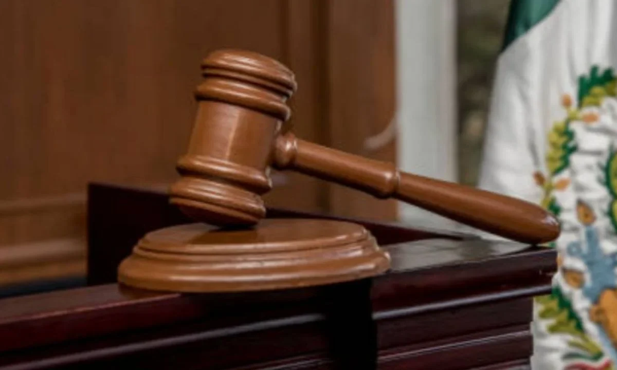 Los juzgadores cesados por la reforma judicial recibieron tres meses de salario y 20 días por cada año laborado.