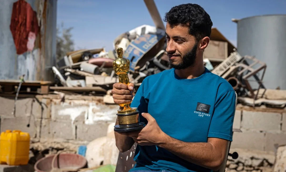 Basel Adra, ganador del Oscar por el documental No Other Land, lleva años registrando la “impunidad” israelí en Cisjordania ocupada.