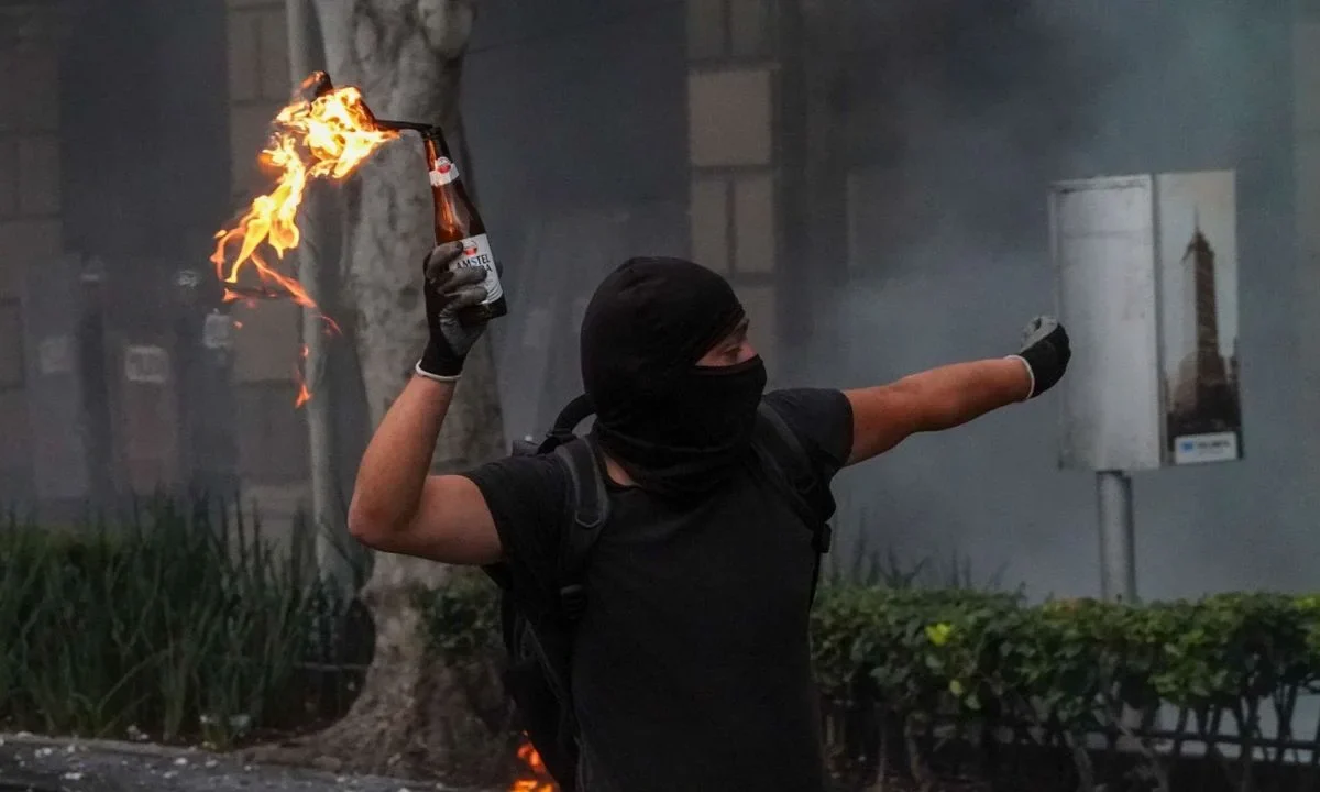 El vocero del Partido Acción Nacional (PAN), Jorge Triana, acusó que el 'bloque negro' está a las órdenes de Morena.