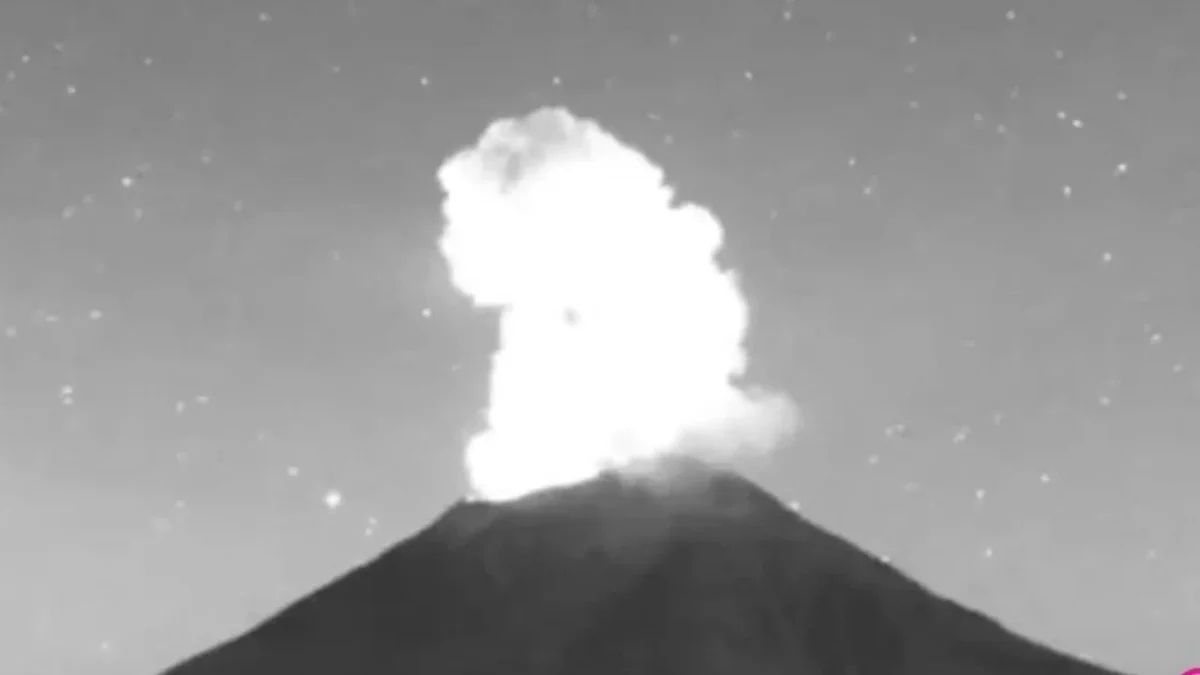 El Popocatépetl registró 26 exhalaciones entre el 24 y 25 de noviembre, con columnas de hasta 1.5 kilómetros de altura, informó el Cenapred.