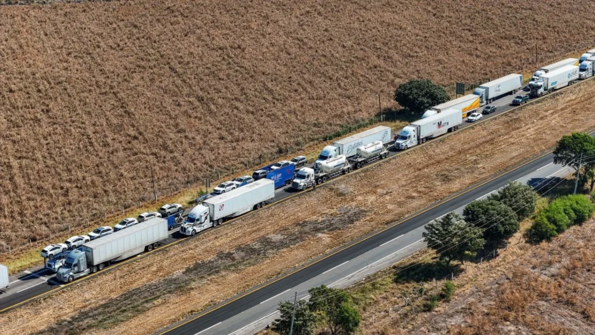 El sector automotriz expresó su preocupación por bloqueos de carreteras y aduanas, ya que 'están afectando la cadena de suministros'.