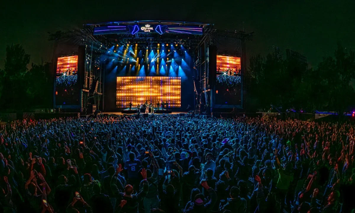El Autódromo Hermanos Rodríguez se volverá a inundar de sonidos que van entre lo actual, lo pasado y lo inmortal en el Corona Capital 2025.