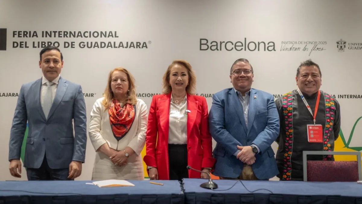 Las ministras Loretta Ortiz y Yasmín Esquivel, y el ministro Giovanni Figueroa, presentaron distintas obras jurídicas en el FIL Guadalajara.