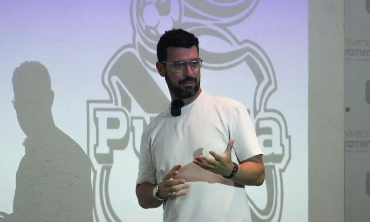 Puebla hace oficial la llegada de Albert Espigares como su DT