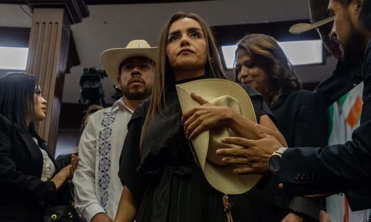 En el primer mensaje de Grecia Quiroz como edil, reclamó a los gobiernos estatal y federal por ignorar las advertencias de su esposo.