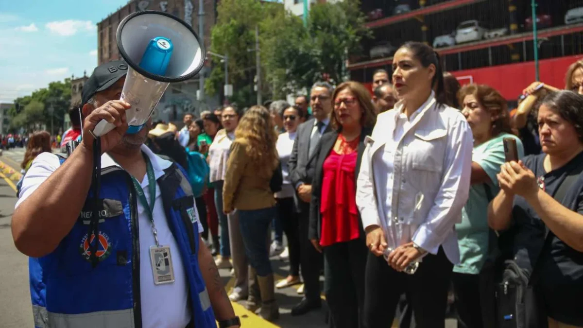 Se activa la alerta sísmica en varias zonas de la CDMX; sin embargo, las autoridades aseguran que no hubo un sismo.