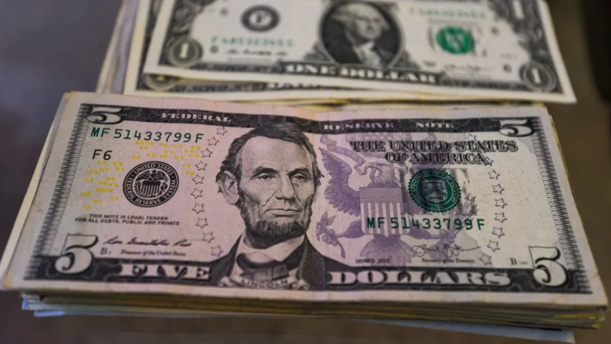 El sector privado en Estados Unidos dio señales de resistencia en octubre al crear 42 mil nuevos empleos, según reportes.