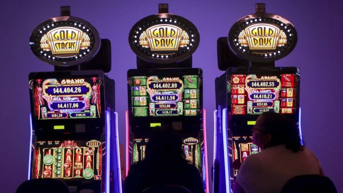 La Secretaría de Gobernación (Segob) anunció que suspendió a 13 casinos por presuntas operaciones ilícitas.