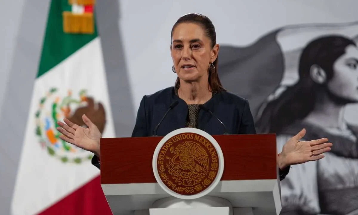 Claudia Sheinbaum afirmó que en el país solo hay dos opciones: regresar a la corrupción del pasado o seguir avanzando con la 4T.