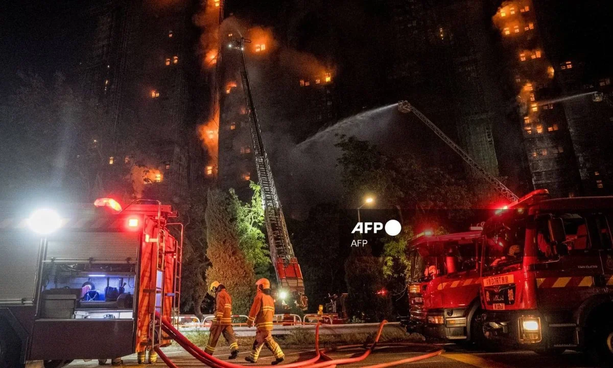 Sube a 36 los muertos por incendio en residencial de Hong Kong