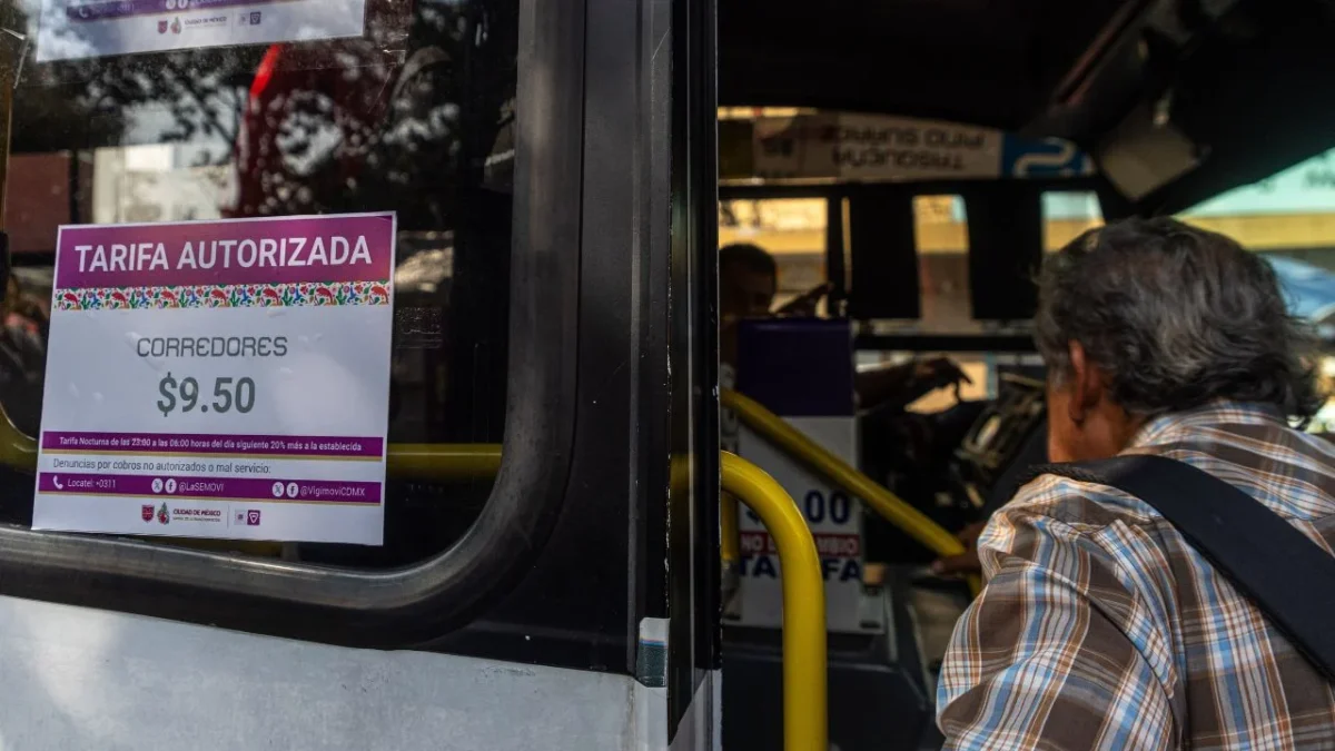 Tras tarifazo, las autoridades del Gobierno CDMX advirtieron a los transportistas que debían colocar, por obligación, las tarifas vigentes.