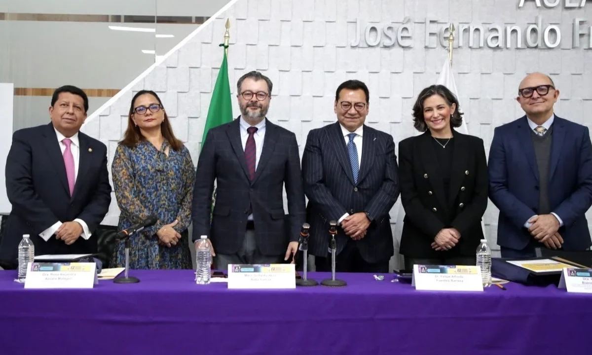 El magistrado Felipe Alfredo Fuentes recordó que las nuevas tecnologías como la IA se usan en campañas electorales, pero no están reguladas.