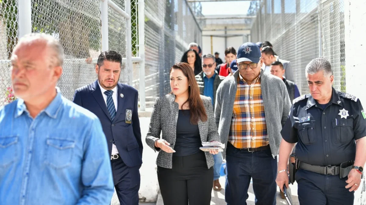 La gobernadora Tere Jiménez recorre el Cereso para varones, escuchando a internos y sus familias, y supervisando el centro.
