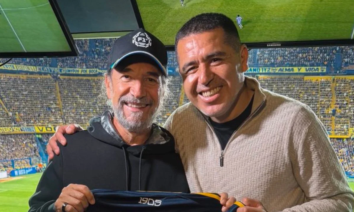 Juan Román Riquelme, presidente del Boca Junior, se reunió con el cantante mexicano Marco Antonio Solís, conocido como ‘El Buki’.