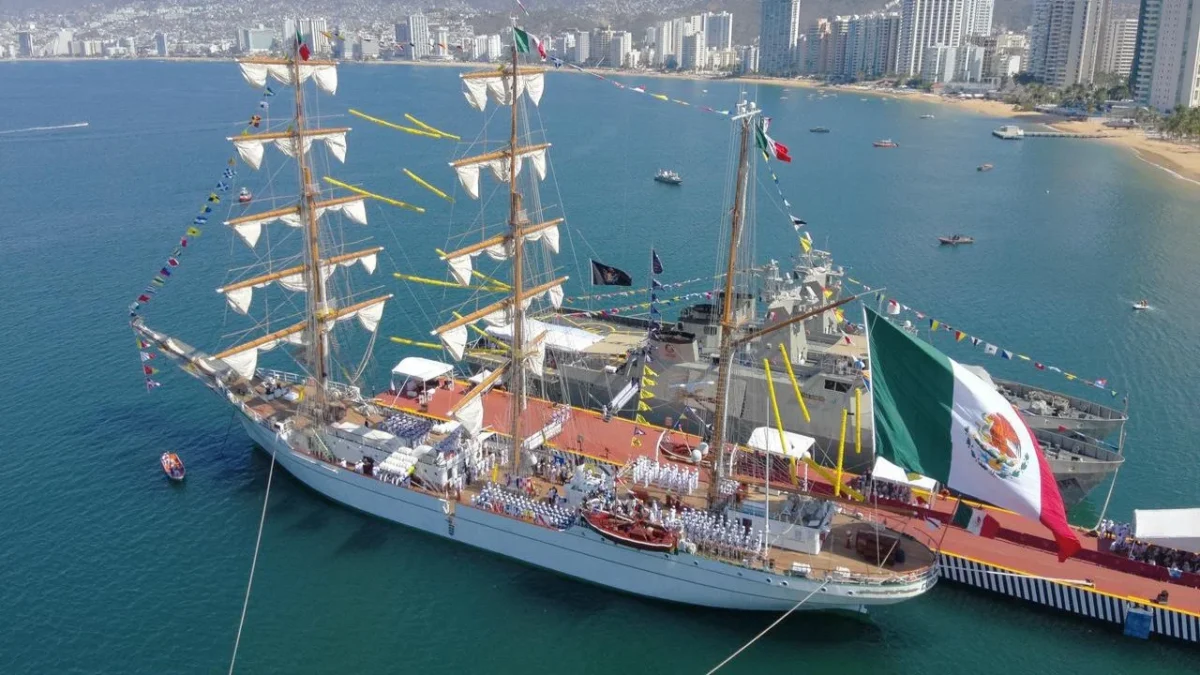 A 7 meses de su accidente, El Buque 'Cuauhtémoc' volvió a su base en Acapulco