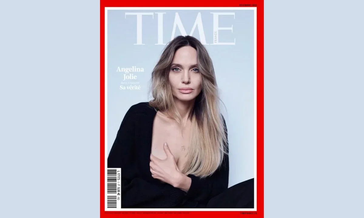 Angelina Jolie muestra las cicatrices de su mastectomía en la portada de Time Francia