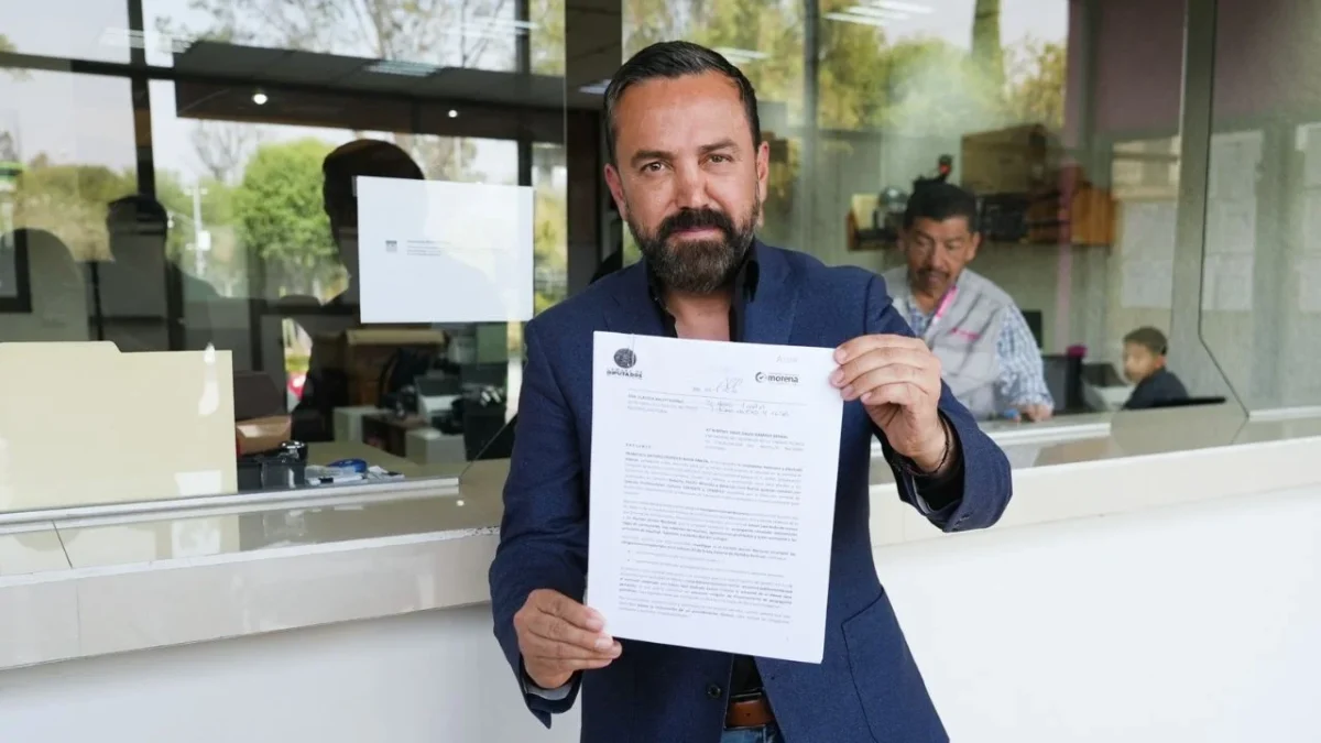 Arturo Ávila denuncia al PAN ante el INE